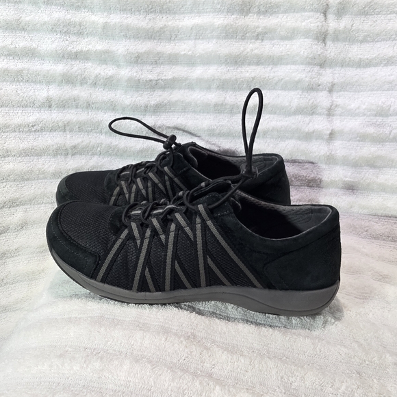 Dansko Shoes - Dansko Womens Sz 39 Sneaker Honor Black Suede Bungee Lace Up Comfort